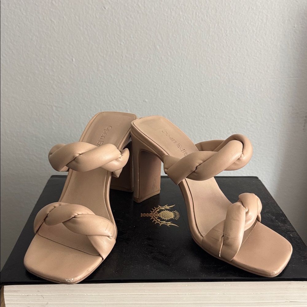 Stylish Tan Heeled Sandals